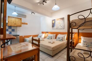 1 chambre, fer et planche à repasser, Wi-Fi gratuit, draps fournis