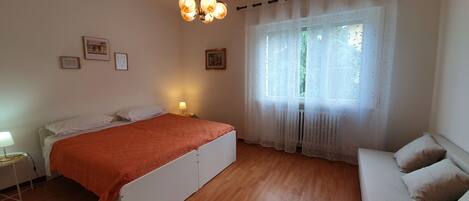 أسرّة أطفال/رضّع (مجانًا) وأسرّة قابلة للطي وواي فاي مجانًا