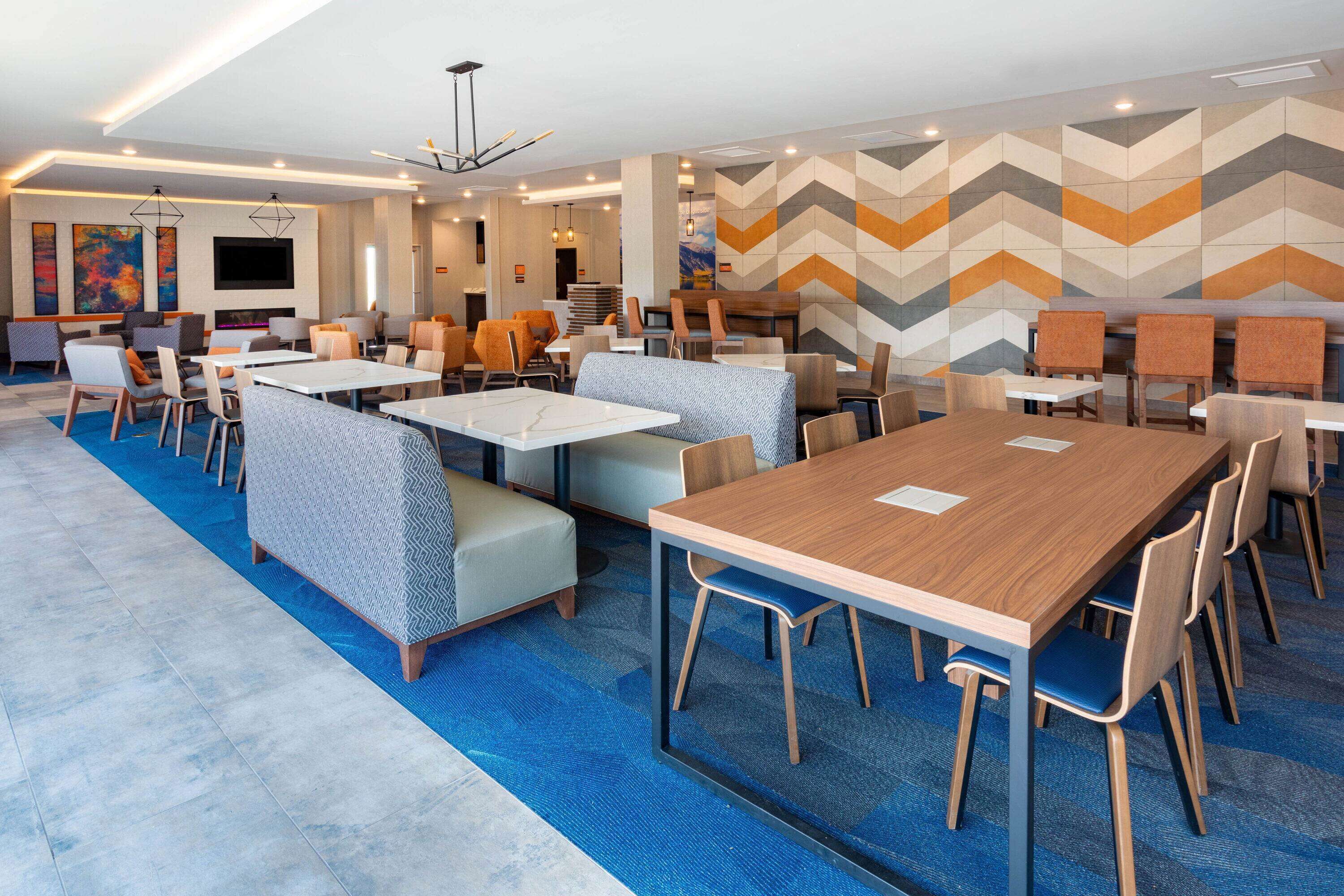 Free daily English breakfast