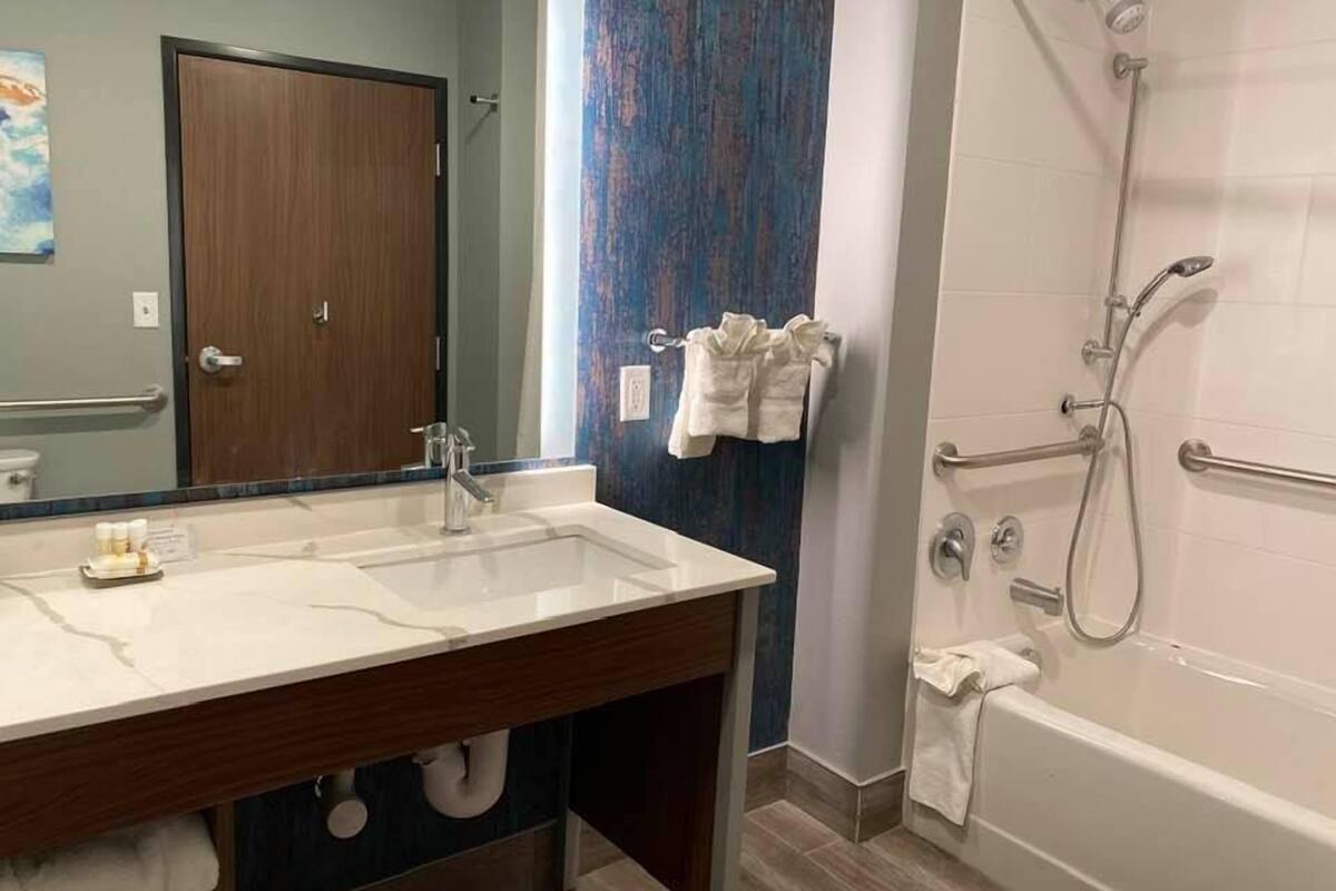 room, 2 queen beds, non smoking (pet friendly) | accessible bathroom
