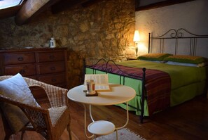 2 عدّة غرف نوم ومكواة/لوح كي وواي فاي مجانًا وملاءات أسرّة