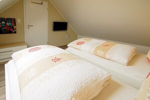 2 Schlafzimmer, Bügeleisen/Bügelbrett, Reisekinderbett, kostenloses WLAN