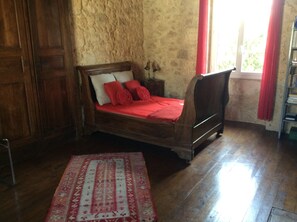 4 Schlafzimmer, Schreibtisch, Bügeleisen/Bügelbrett, kostenloses WLAN