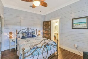 2 bedrooms, iron/ironing board, travel cot, free WiFi