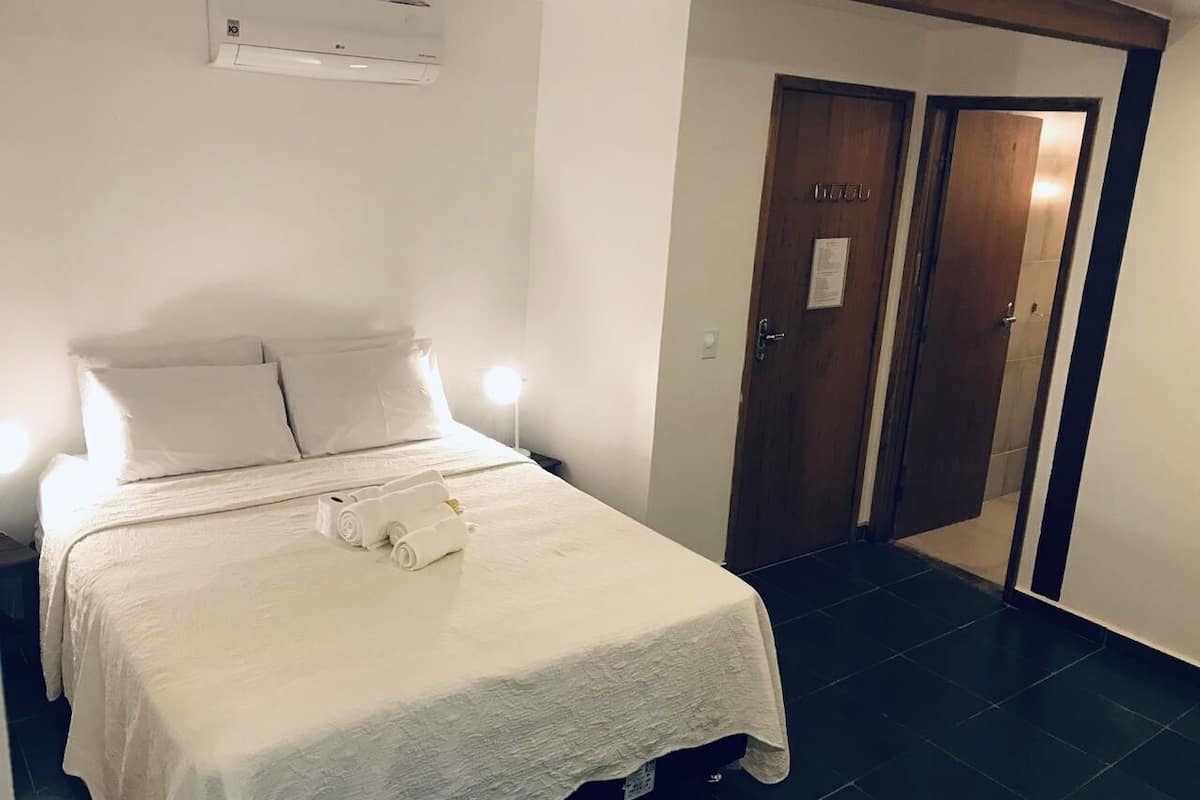 Minibar, Verdunkelungsvorhänge, kostenloses WLAN, Bettwäsche