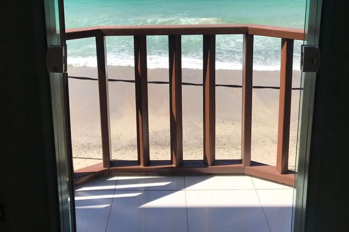Quarto Queen Vista ao mar | 迷你吧、遮光窗簾/窗簾、免費 Wi-Fi、床單