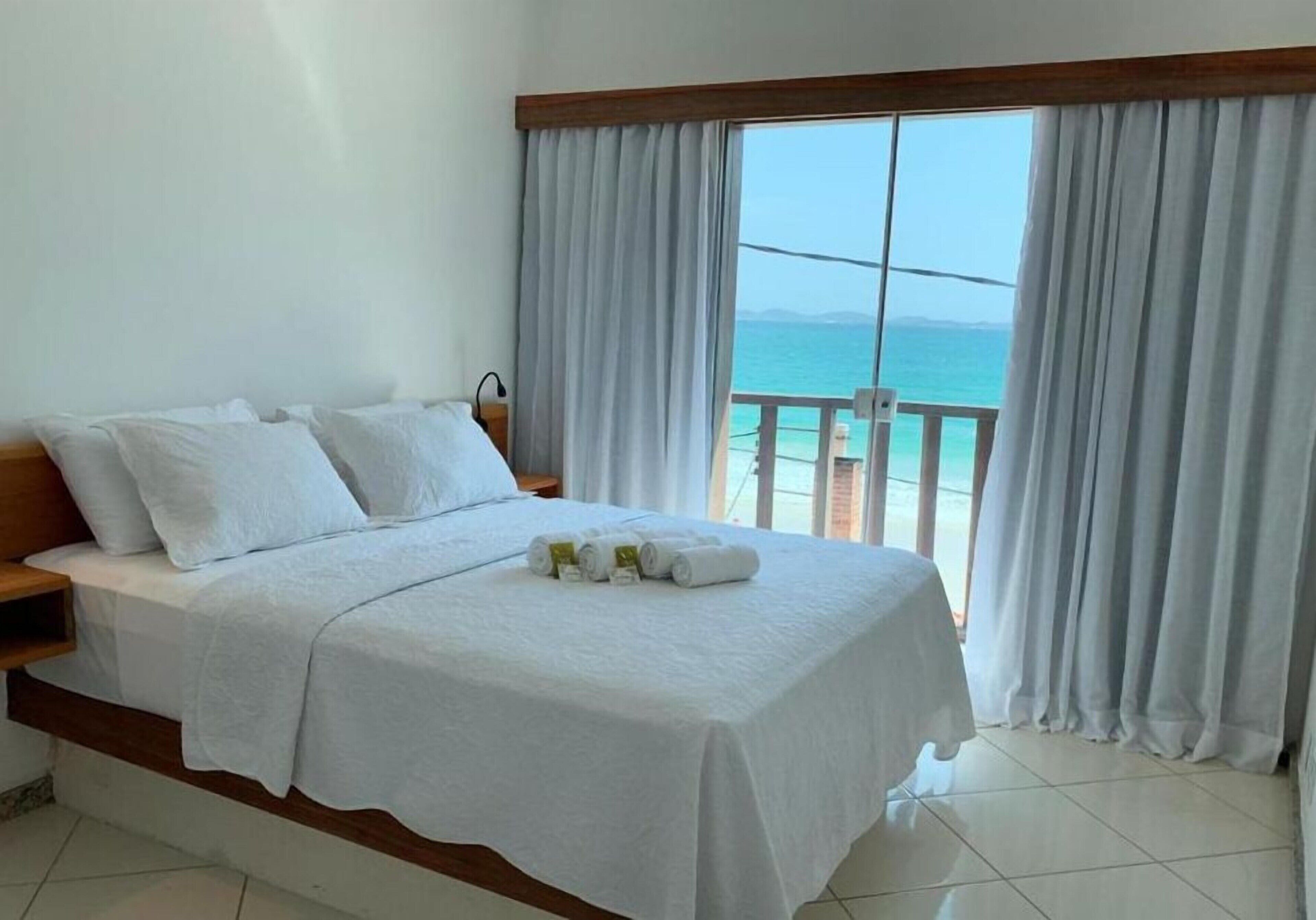 Minibar, cortinas blackout, wifi gratis y ropa de cama 