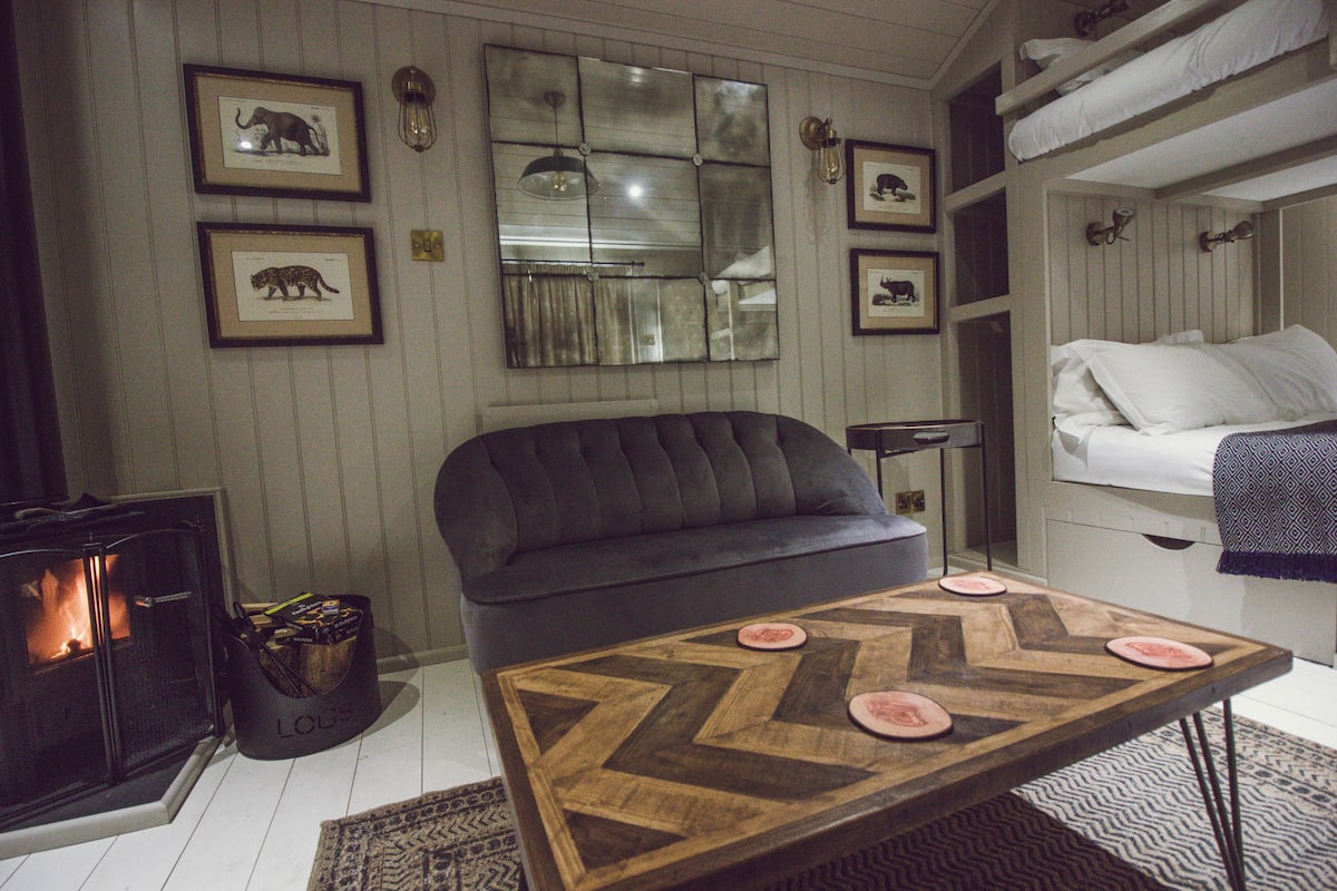 Cabin | Living area