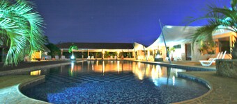 Beautiful Two Bedroom In Gated Community SPECIAL RATES FOR MONTHLY!