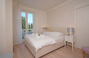 5 chambres, coffres-forts dans les chambres, fer et planche à repasser