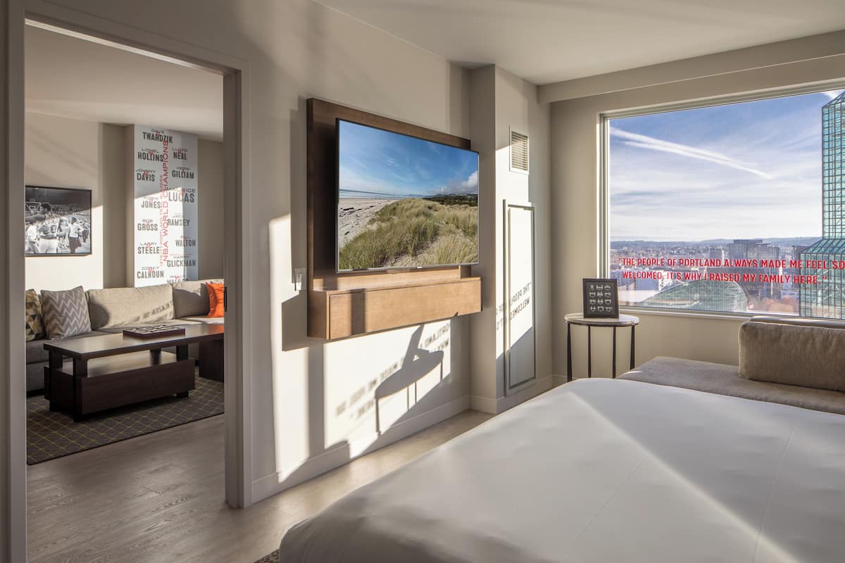 Premium Suite (Regency) | 1 bedroom, hypo-allergenic bedding, in-room safe, desk
