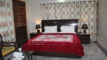 1 bedroom, in-room safe, iron/ironing board, WiFi