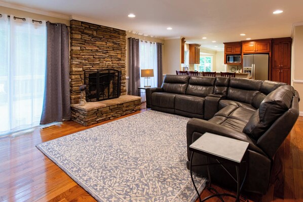 Smart TV, fireplace, music library, video library