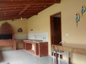 Dining - peace and tranquility with practicality, house just 100 meters from local shops  (Socorro)