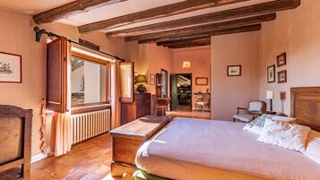 4 soveværelser, strygejern/strygebræt, gratis Wi-Fi, sengetøj