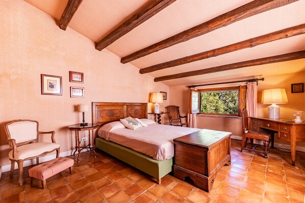 4 Schlafzimmer, Bügeleisen/Bügelbrett, kostenloses WLAN, Bettwäsche