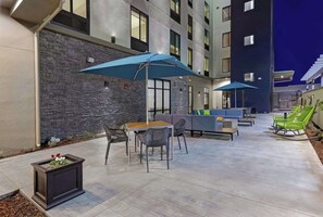 Terrace/patio - Hampton Inn Patterson (Patterson)