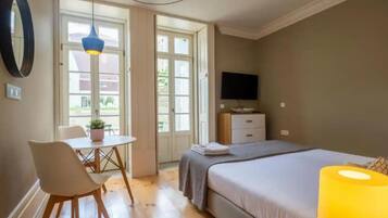 9 habitaciones, cortinas blackout y sistema de insonorización