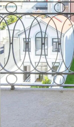 View from room - MyStay Porto Bolhão - Pool & Garden (Porto)