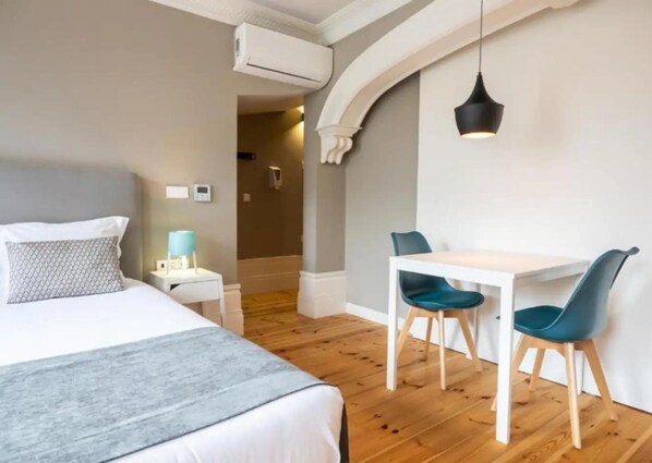 Comfort Studio | 9 bedrooms, blackout drapes, soundproofing, iron/ironing board
