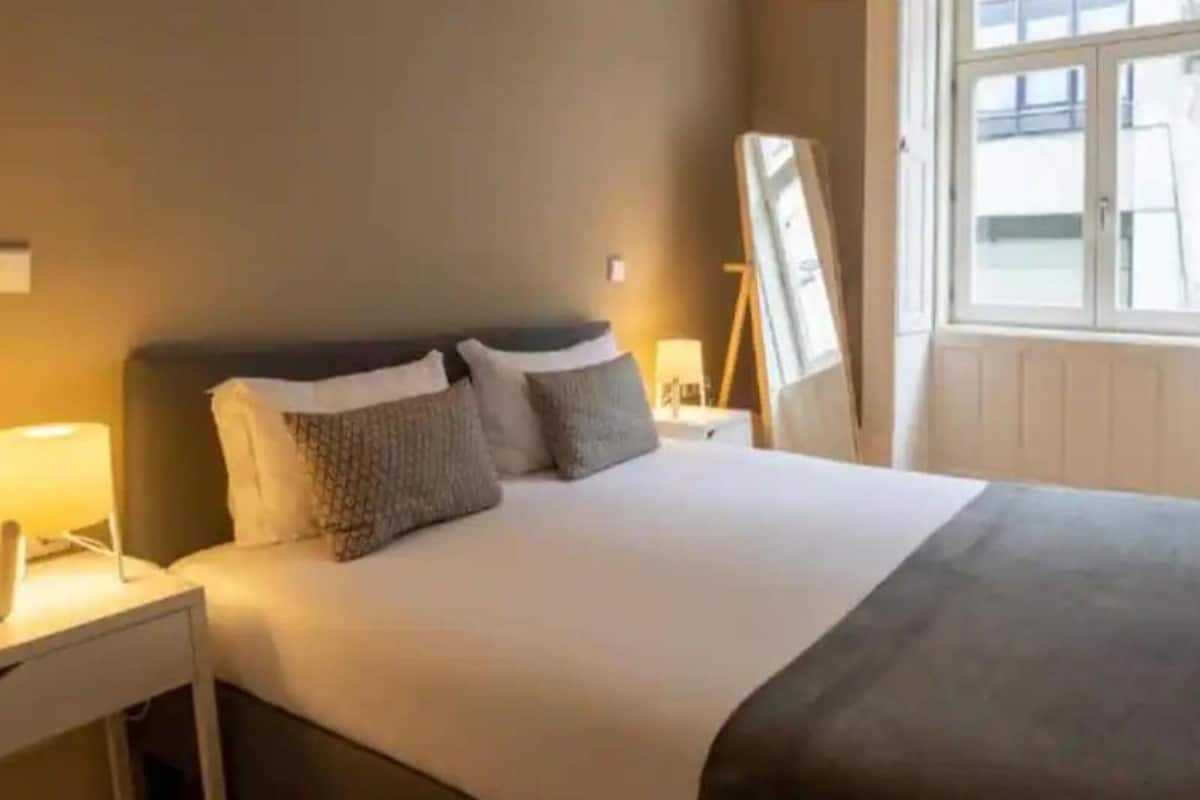9 sovrum, mörkläggningsgardiner, ljudisolering och strykjärn/strykbräda