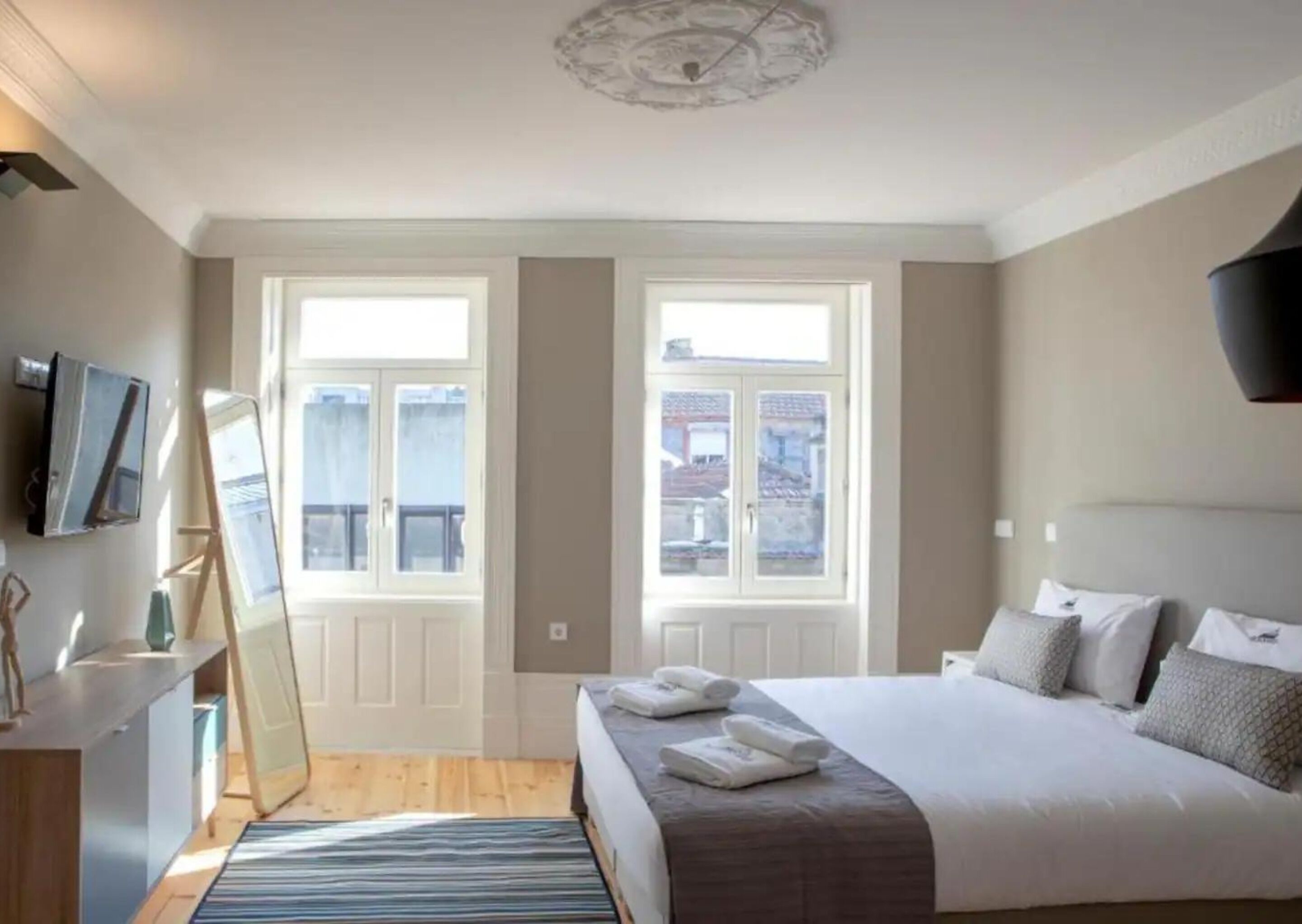 Comfort Studio | 9 bedrooms, blackout drapes, soundproofing, iron/ironing board