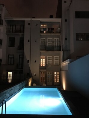 Outdoor dining - MyStay Porto Bolhão - Pool & Garden (Porto)