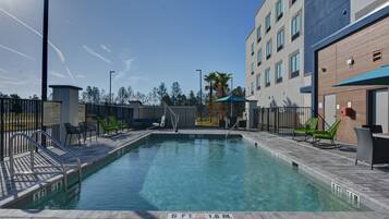 Outdoor pool, pool loungers