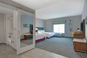 Desk, laptop workspace, free cribs/infant beds, free WiFi - Hampton Inn & Suites Middleburg (Middleburg)