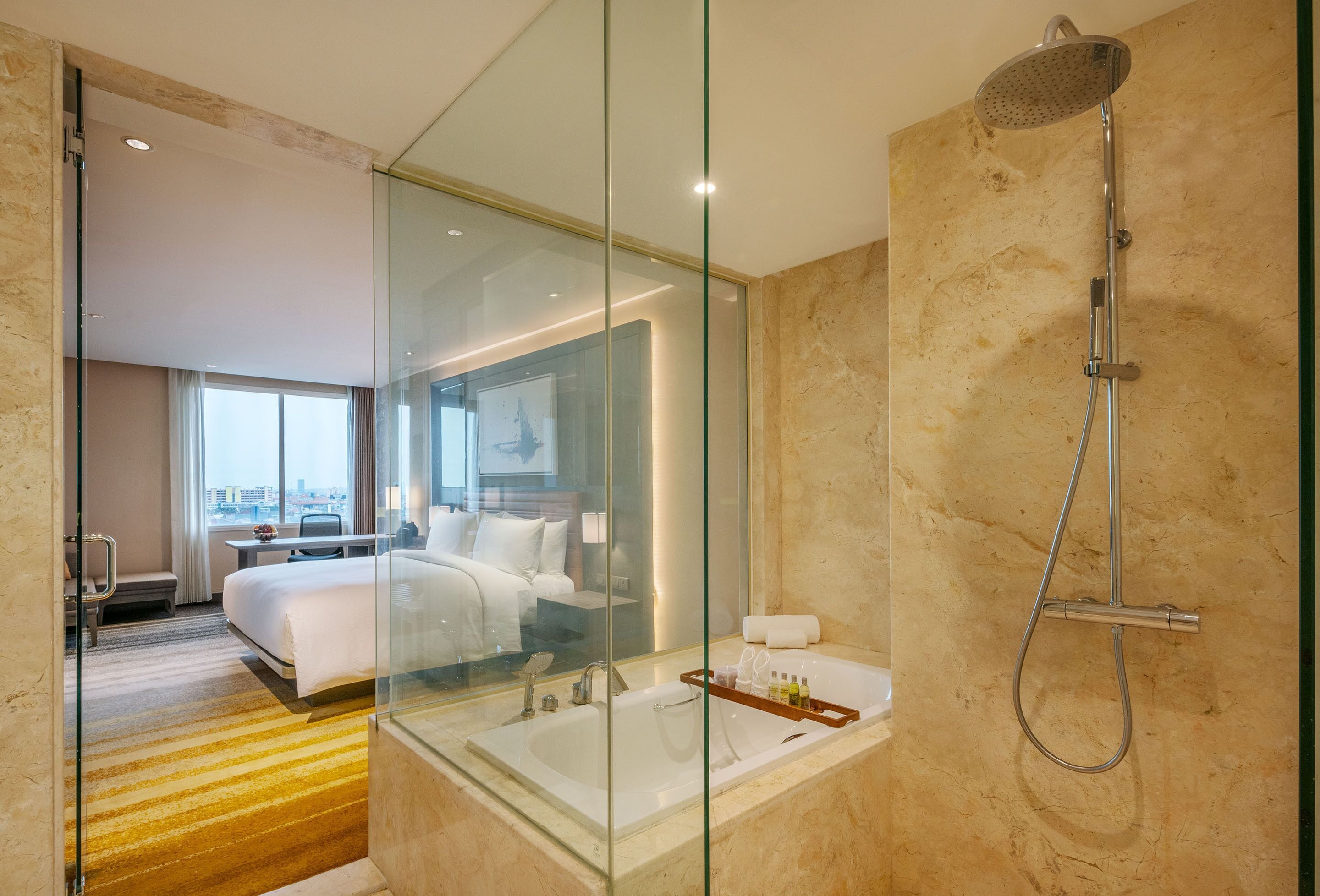 ห้องดีลักซ์สวีท, เตียงคิงไซส์ 1 เตียง | ห้องน้ำ | ของใช้ในห้องน้ำฟรี, ไดร์เป่าผม, เสื้อคลุมอาบน้ำ, รองเท้าสวมภายในห้อง