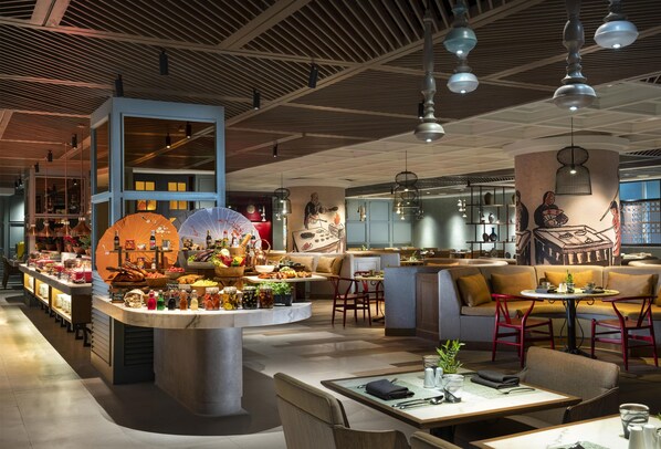 Restaurant - Doubletree By Hilton Surabaya (Surabaya)