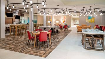 Continental breakfast on weekdays (USD 10.00 per person)