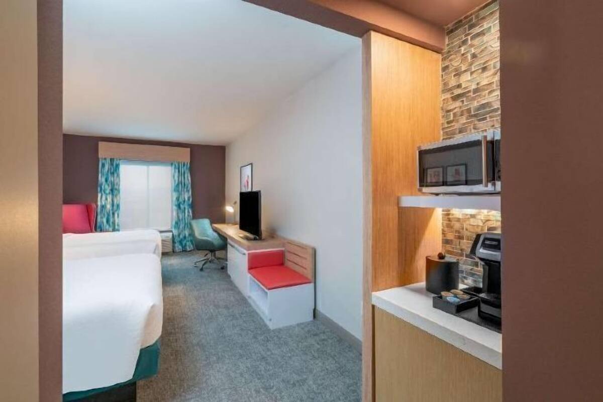 In-room safe, desk, laptop workspace, iron/ironing board