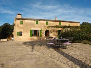 Outdoor dining - Conies Vell, country house in Manacor, Mallorca (Manacor)