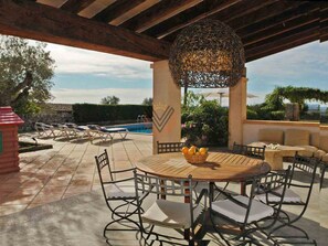 Outdoor dining - Country Home with Pool in East Mallorca (Manacor)