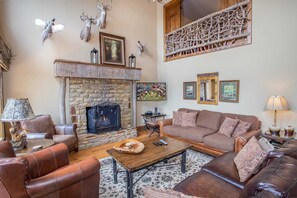 Flat-screen TV, fireplace