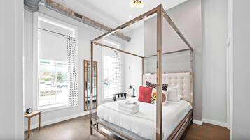 1 bedroom, desk, iron/ironing board, WiFi