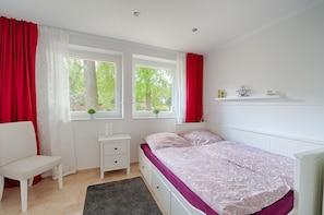 Maison, 2 chambres (incl. Cleaning Fee 65 EUR) | 2 chambres, bureau, fer et planche à repasser, accès au Wi-Fi (inclus)