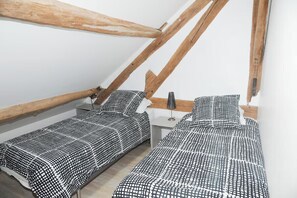 3 chambres, fer et planche à repasser, Wi-Fi, draps fournis