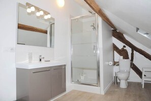 Shower, free toiletries, hair dryer, towels