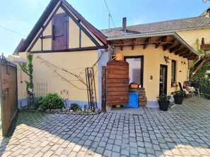 Exterior - Wellness vacation home with private spa, outdoor and indoor whirlpool, sauna (Gappenach)