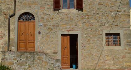 Wohnung in einem mittelalterlichen Dorf im Florentiner Chianti