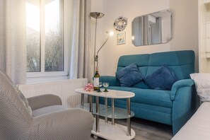 Fernseher, DVD-Player, Stereoanlage