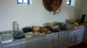 Free daily buffet breakfast  - Hospedaria Pousada Casa - Hostel (Piranhas)