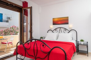 Deluxe-Studio | Hochwertige Bettwaren, Zimmersafe, Verdunkelungsvorhänge