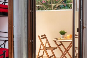 Economy Studio | Terrace/patio - Naxos Diamond Studios Apartments (Naxos)