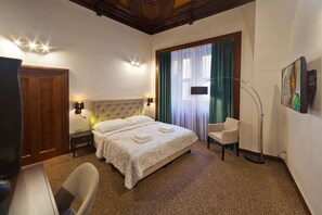 Apartamento executivo | Individualmente decorados, individualmente mobiliados, escrivaninha