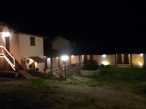 New structure in a quiet and convenient location for visiting Umbria and the surrounding area.