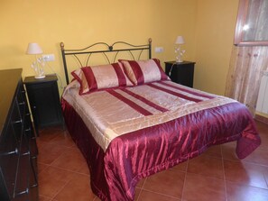 5 Schlafzimmer, Bügeleisen/Bügelbrett, Bettwäsche