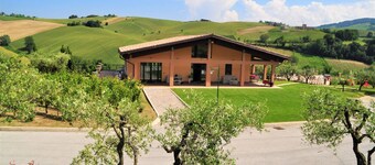 Farmhouse "Le Vigne di Clementina Fabi" - La Collina apartment at first floor